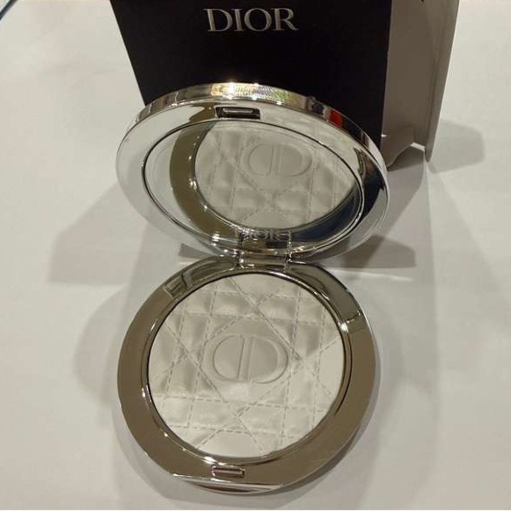 Dior - Picture 2 of 4